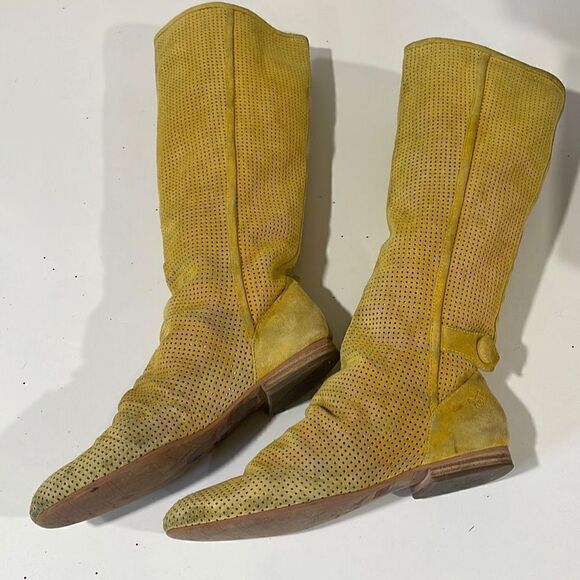 Sam Edelman Suede Pull on Boots - Picture 2 of 8